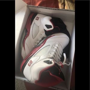 Jordan 5 “Fire Red”